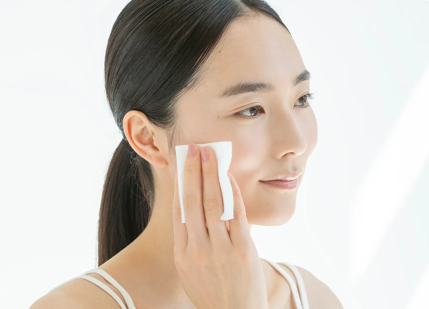 Esfoliare senza irritare: cosa significa davvero